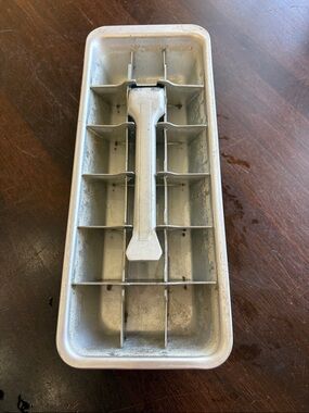 Vintage Metal Ice Cube Tray with Removable Lever